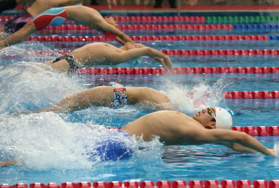 达尼洛同时斩获两座欧冠&解放者杯冠军，为历史首人