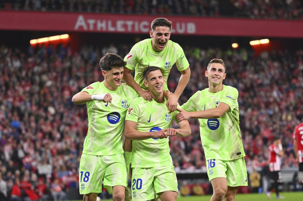 德科：冬窗很难引进适合巴萨的球员，球队现在状态良好