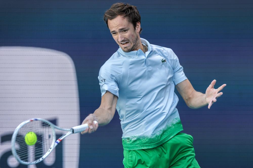 官方：长崎成功丸与主帅高木琢也续约至26／27赛季结束